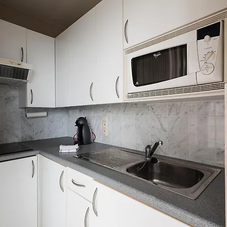 Ground Floor Sea View In Raversijde, Appartement Ostende