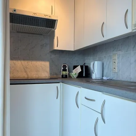 Ground Floor Sea View In Raversijde, Appartement *